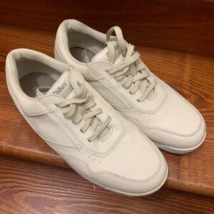 Rockport Prowalker Shoes in Beige